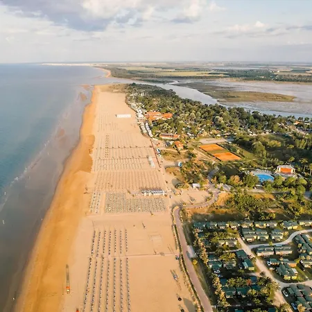 Relax Just 150M From The Beach - Beahost Апартаменты *