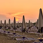 Relax Just 150mt From The - Beahost Апартаменты Бибионе